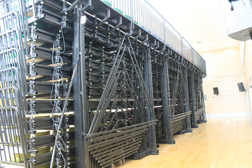 廣州開發(fā)區(qū)第一幼兒園伸縮看臺(tái)