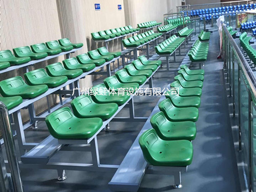 廣西貴港體育中心電動伸縮看臺