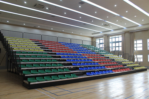 廣州開發(fā)區(qū)第一幼兒園伸縮看臺(tái)