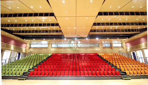 樂灣國際學校電動軟包椅伸縮看臺