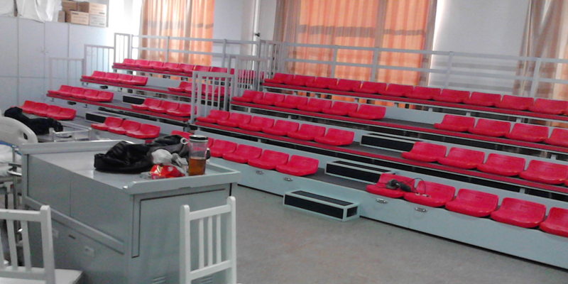 山西太原衛生學校實驗室采購綠蛙伸縮看臺