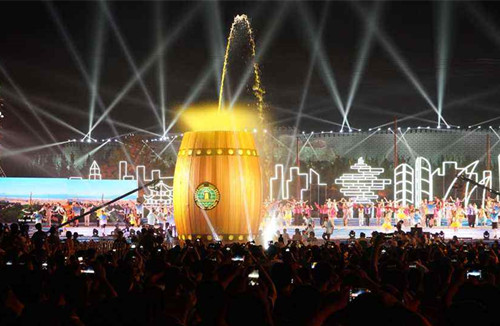 青島啤酒節開幕,綠蛙看臺榮登央視七點新聞聯播