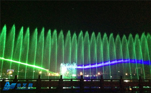 湘西吉首世紀(jì)廣場(chǎng)音樂噴泉的拼裝看臺(tái)