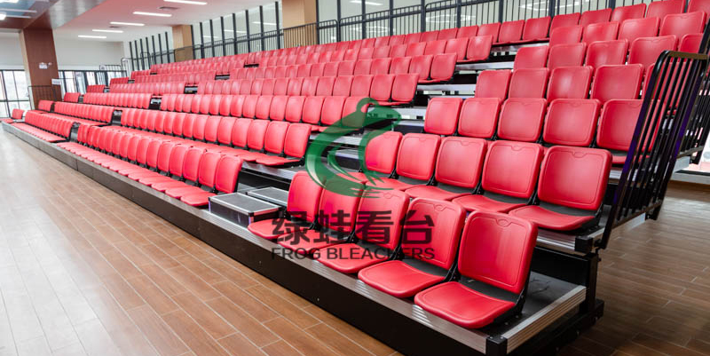 體育場館的伸縮座椅日常養護清潔的注意事項