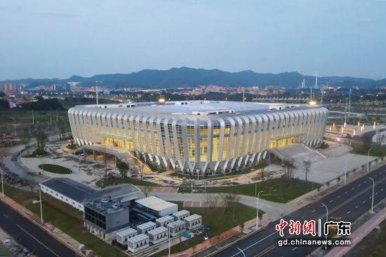 韶關體育公園-廣東省第十三屆中學生運動會主場館看臺座椅安裝完畢