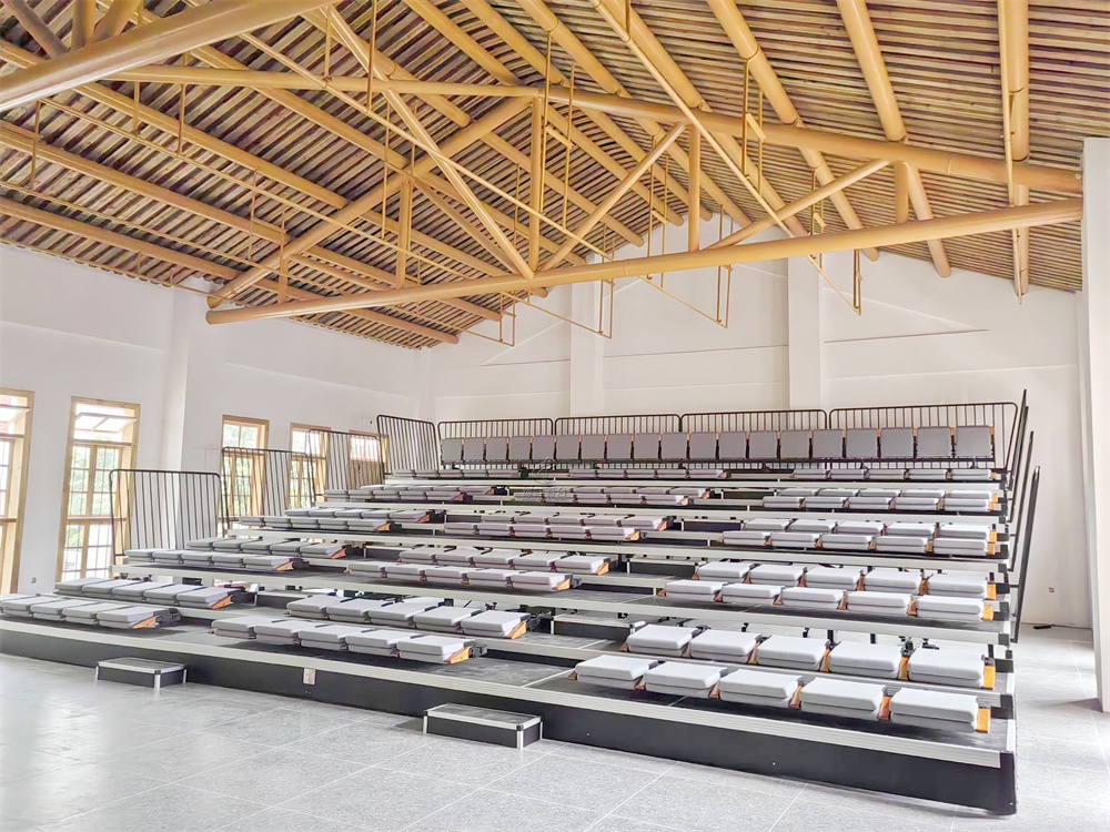 伸縮看臺座椅的結構優(yōu)化